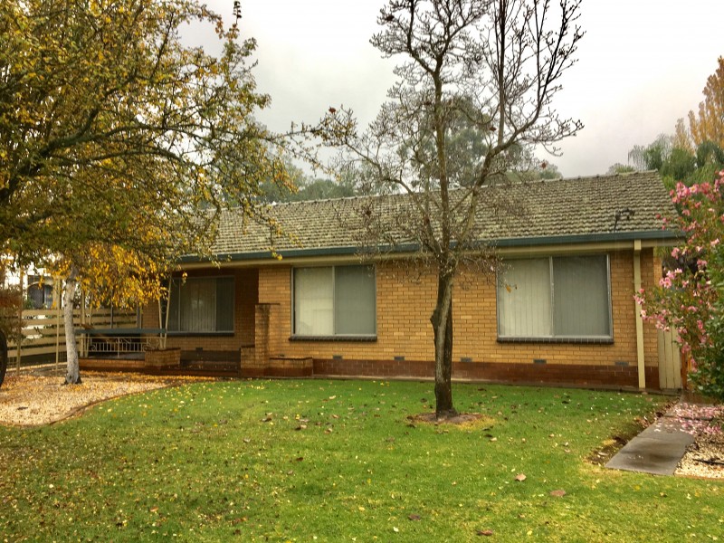 568 Roach Street, Lavington NSW 2641