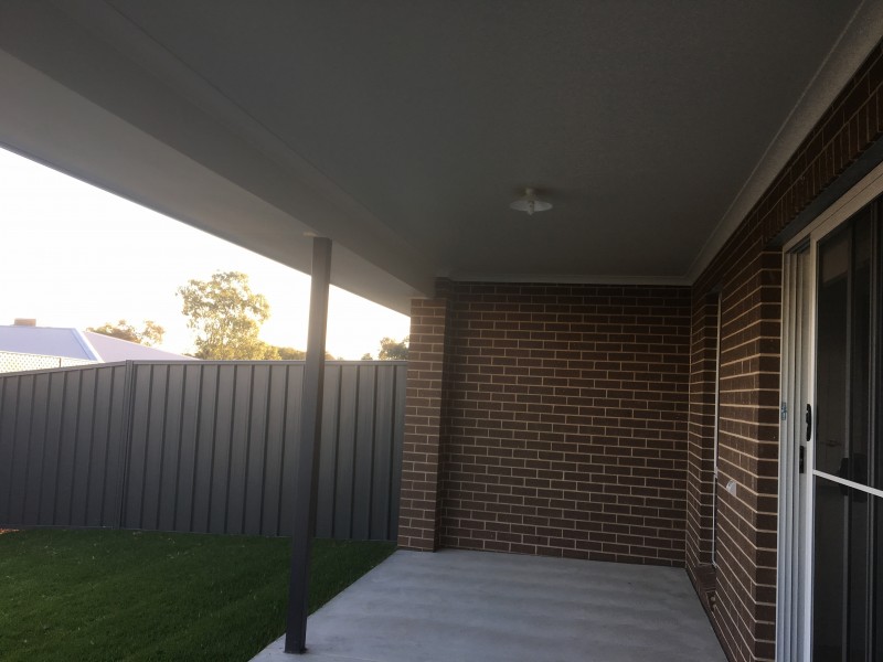 8 Paddlesteamer Court, Thurgoona NSW 2640