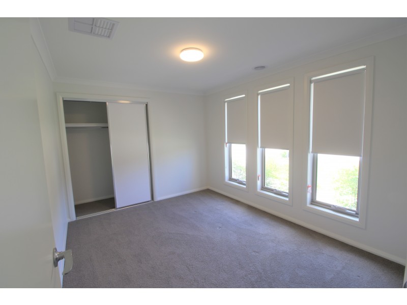 106 Riverboat Drive, Thurgoona NSW 2640