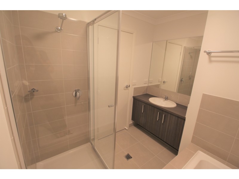 106 Riverboat Drive, Thurgoona NSW 2640