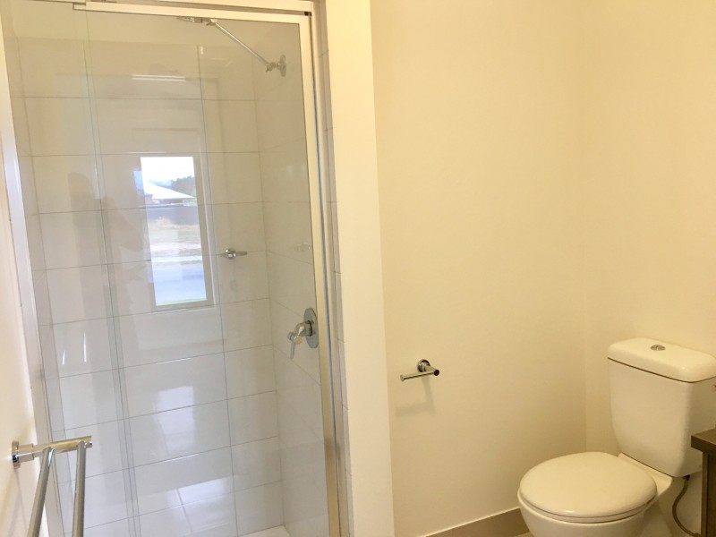 94 Riverboat Drive, Thurgoona NSW 2640