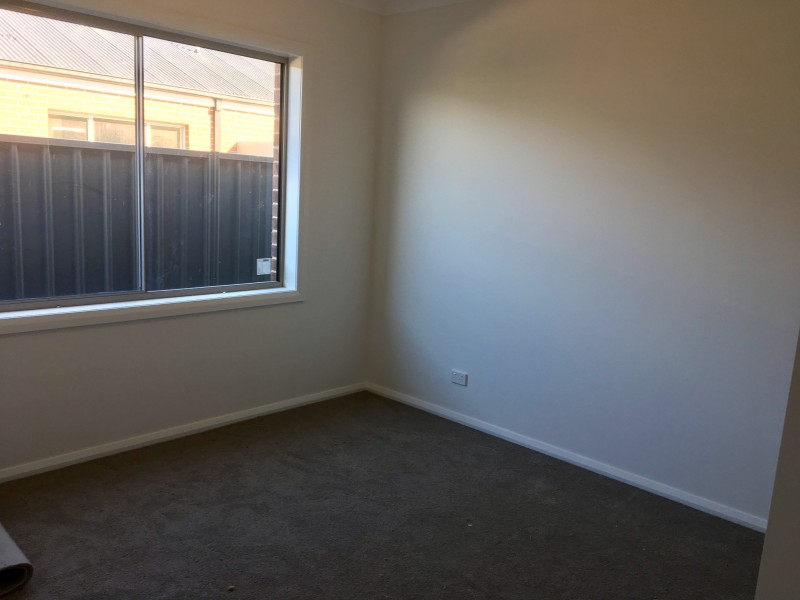 94 Riverboat Drive, Thurgoona NSW 2640
