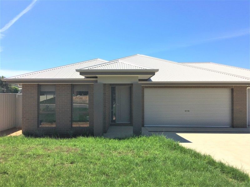 1/30 Hanrahan Street, Hamilton Valley NSW 2641