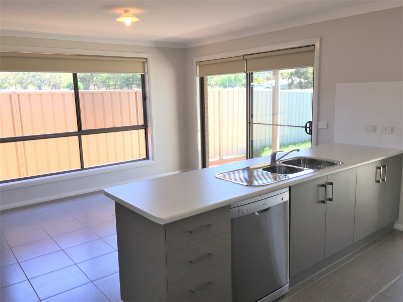 1/30 Hanrahan Street, Hamilton Valley NSW 2641