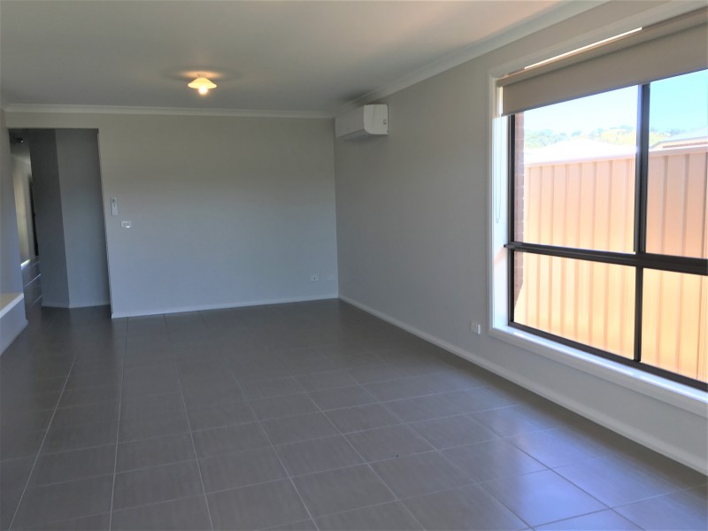 1/30 Hanrahan Street, Hamilton Valley NSW 2641