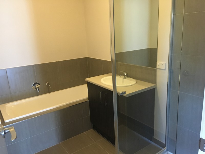 1/30 Hanrahan Street, Hamilton Valley NSW 2641