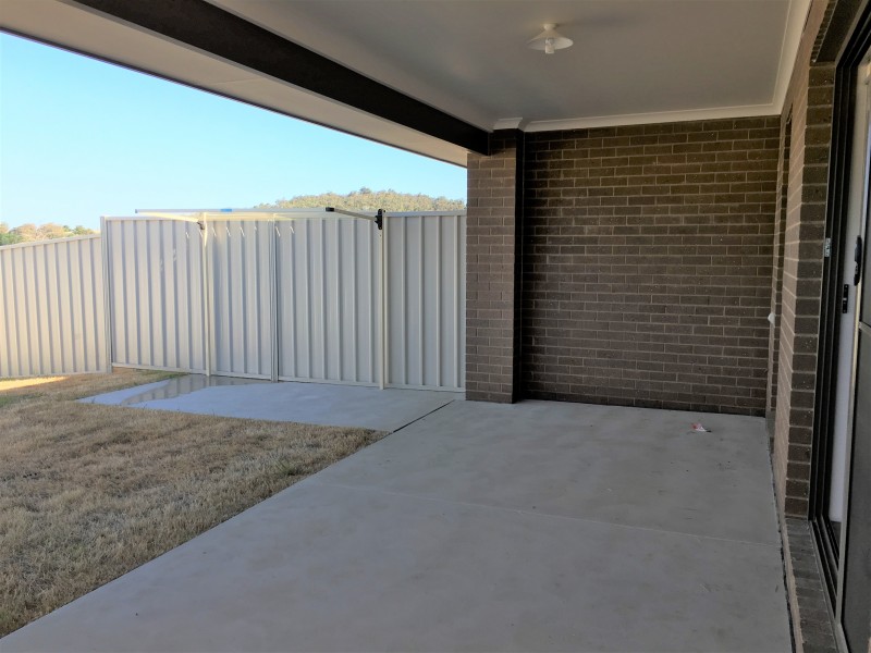 1/30 Hanrahan Street, Hamilton Valley NSW 2641