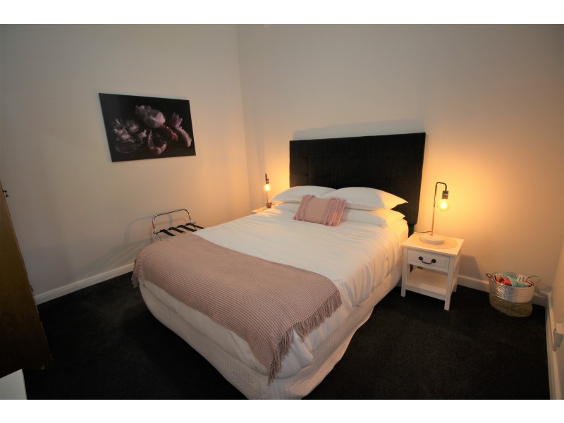 444 Olive Street, Albury NSW 2640