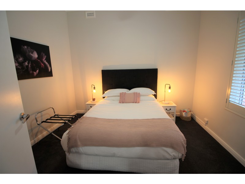 444 Olive Street, Albury NSW 2640