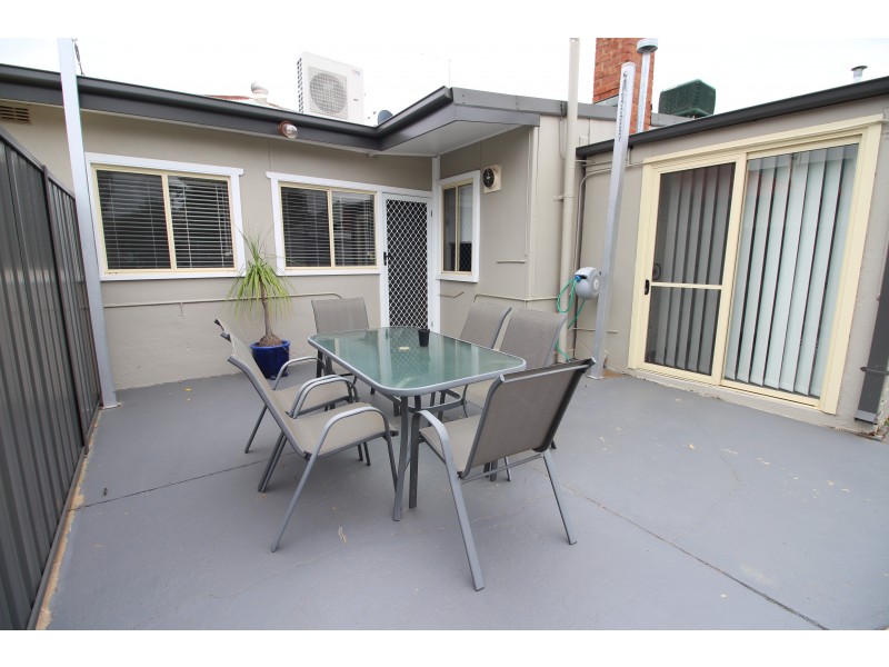 444 Olive Street, Albury NSW 2640