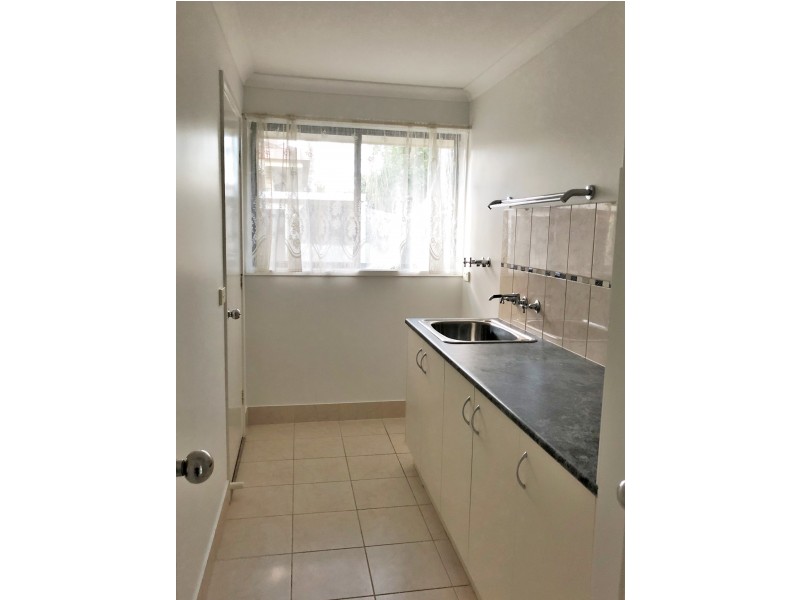 1/525 Kotthoff Street, Lavington NSW 2641