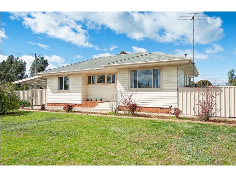 1022 Calimo Street, North Albury NSW 2640