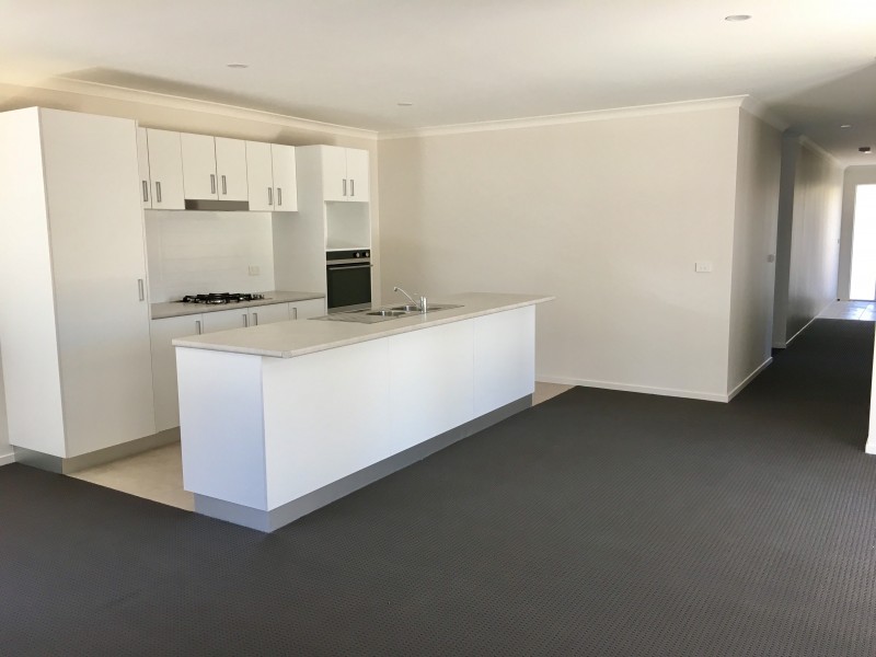 48 Royce Crescent, Lavington NSW 2641