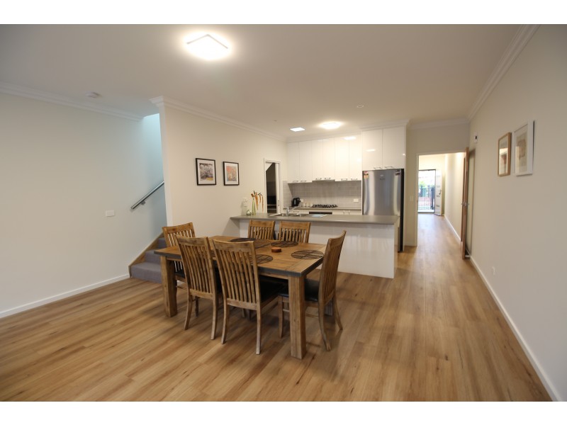 32 Elmwood Circuit, Wodonga VIC 3690