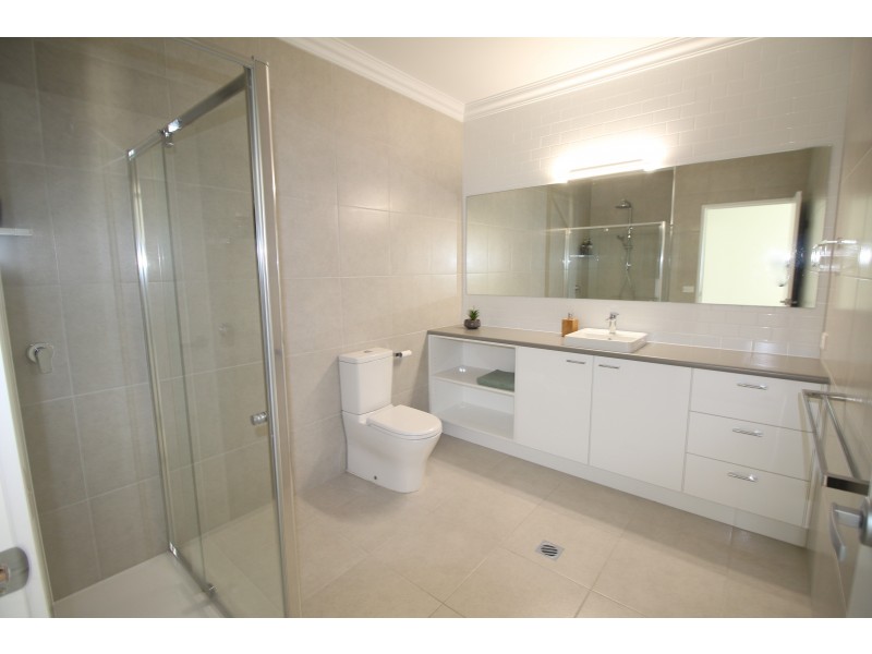 32 Elmwood Circuit, Wodonga VIC 3690