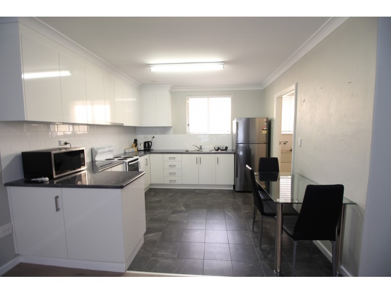 2/564 Thurgoona Street, Albury NSW 2640