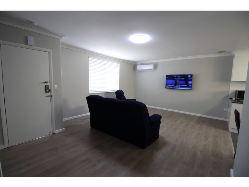 2/564 Thurgoona Street, Albury NSW 2640