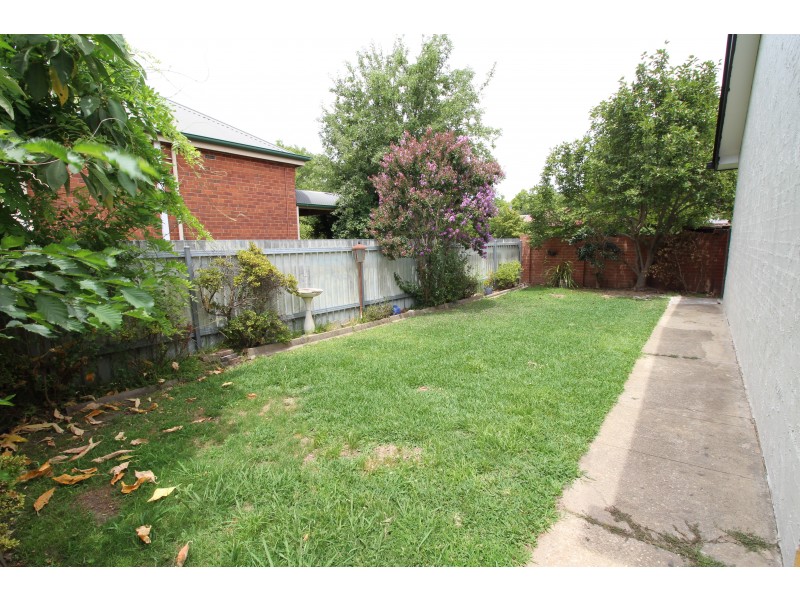 2/564 Thurgoona Street, Albury NSW 2640