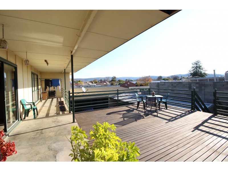 2/327 Urana Road, Lavington NSW 2641