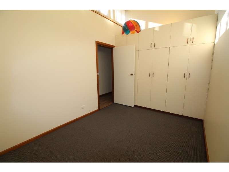 2/327 Urana Road, Lavington NSW 2641