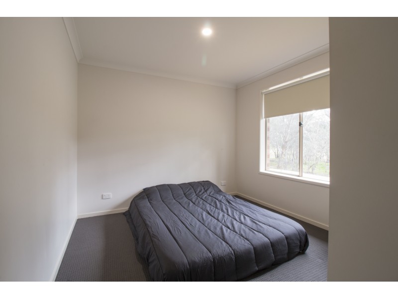 60 Royce Crescent, Lavington NSW 2641