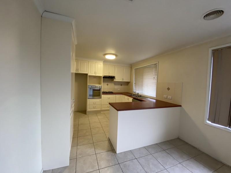 18 Hotham Circuit, Thurgoona NSW 2640