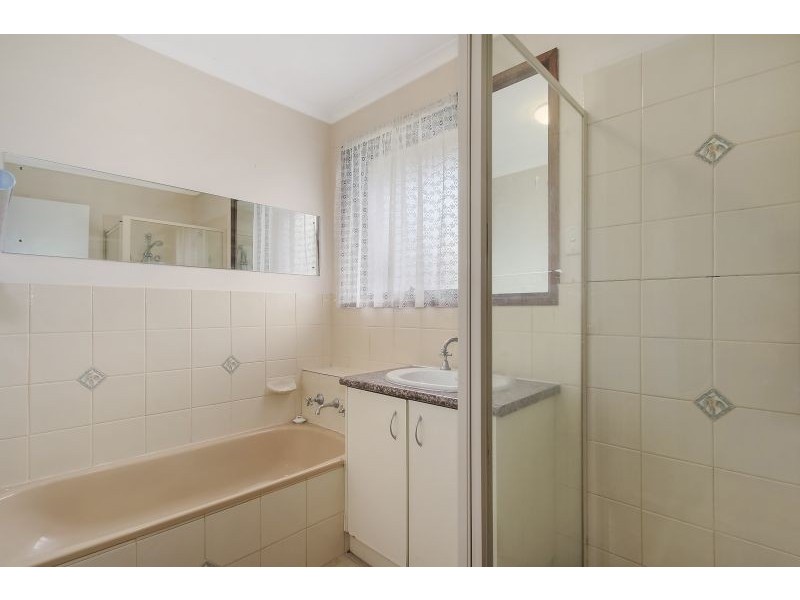 18 Hotham Circuit, Thurgoona NSW 2640