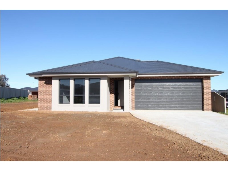 38 Stockman Circuit, Thurgoona NSW 2640