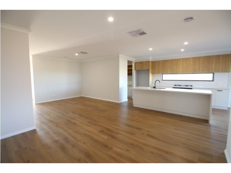 38 Stockman Circuit, Thurgoona NSW 2640