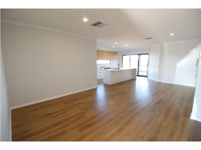 38 Stockman Circuit, Thurgoona NSW 2640