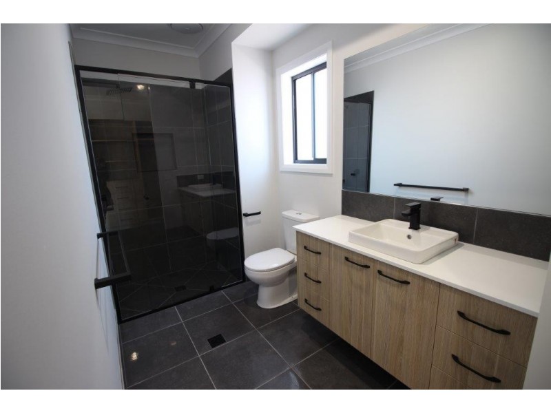 38 Stockman Circuit, Thurgoona NSW 2640