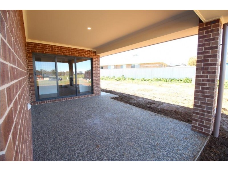 38 Stockman Circuit, Thurgoona NSW 2640