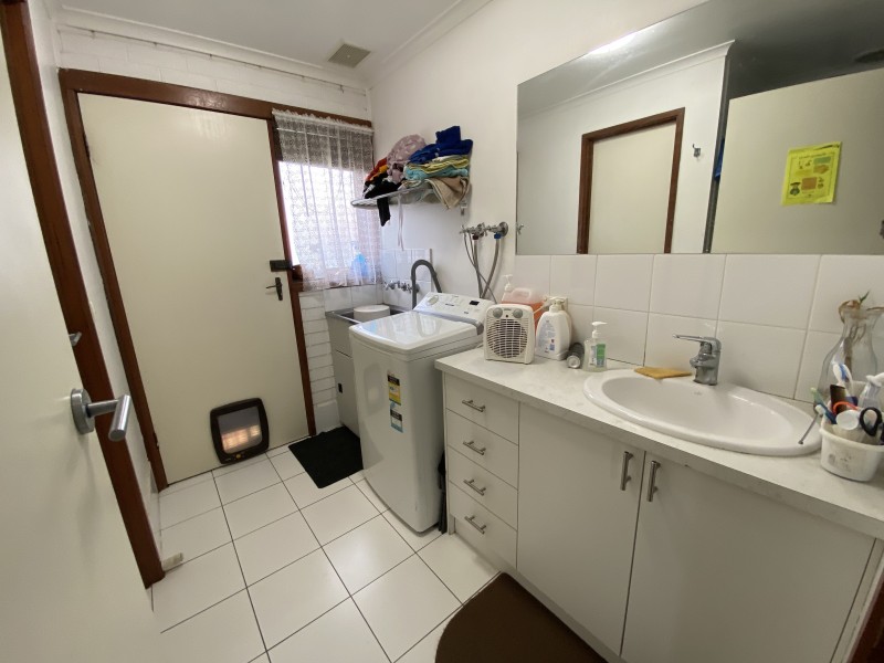 2/414 Bevan Street, Lavington NSW 2641