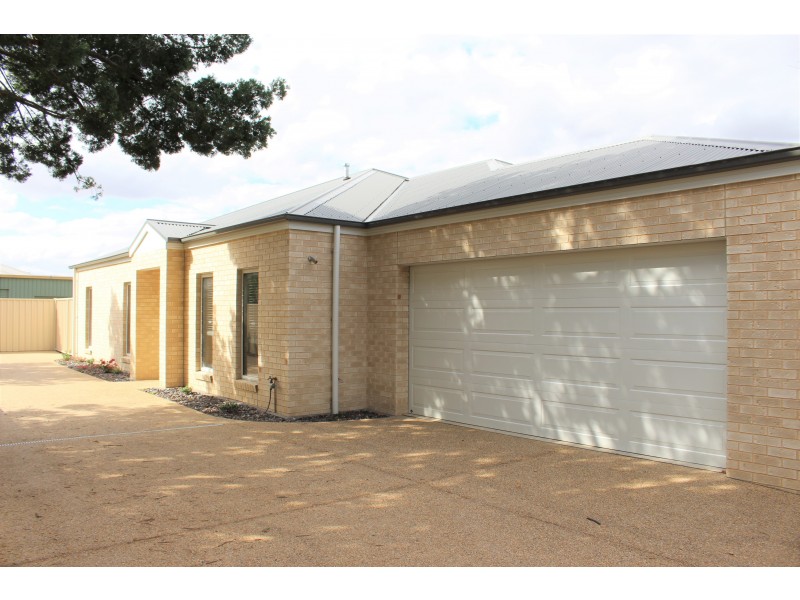 2/458 Union Road, Lavington NSW 2641