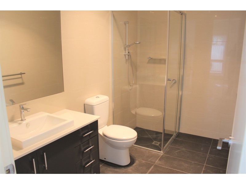 2/458 Union Road, Lavington NSW 2641