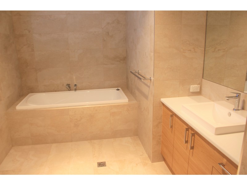 2/458 Union Road, Lavington NSW 2641