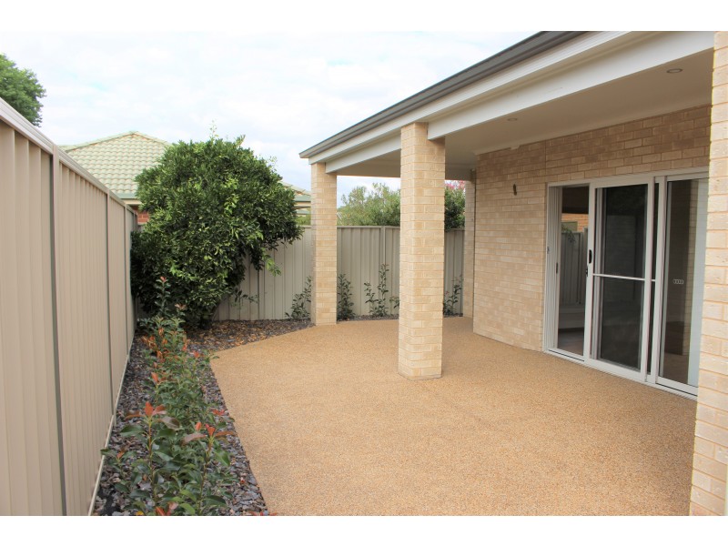 2/458 Union Road, Lavington NSW 2641