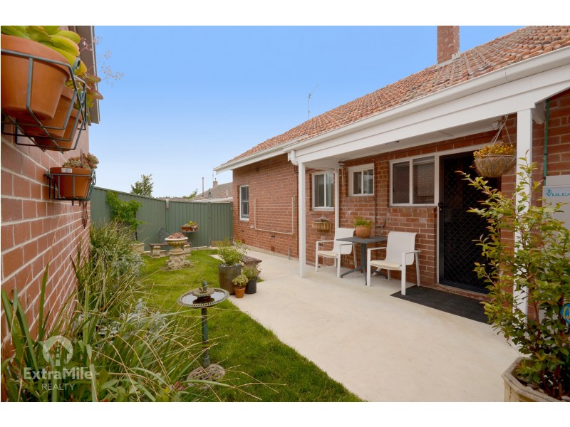 1/6 Walsh Avenue, Ballarat North VIC 3350
