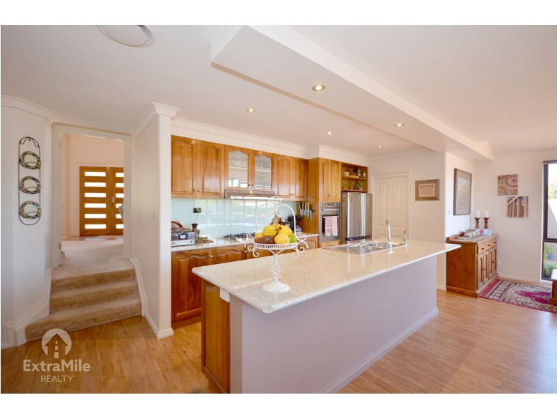 116 Duggan Street, Black Hill VIC 3350