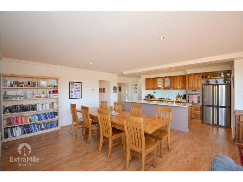 116 Duggan Street, Black Hill VIC 3350