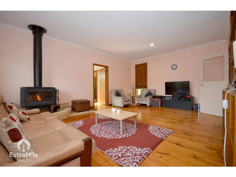 302 Lylia Avenue, Mount Clear VIC 3350