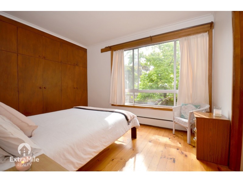 302 Lylia Avenue, Mount Clear VIC 3350