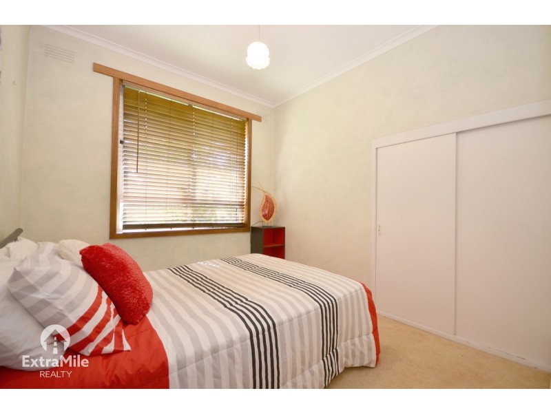 302 Lylia Avenue, Mount Clear VIC 3350