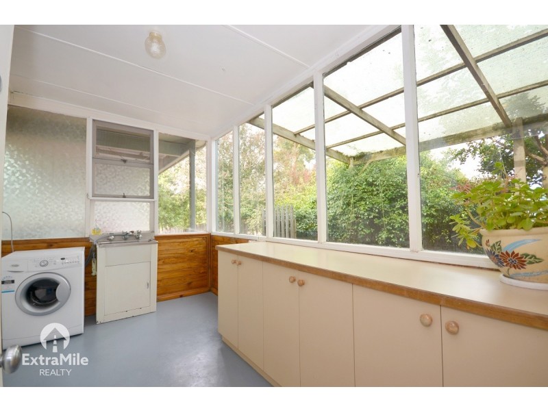 302 Lylia Avenue, Mount Clear VIC 3350