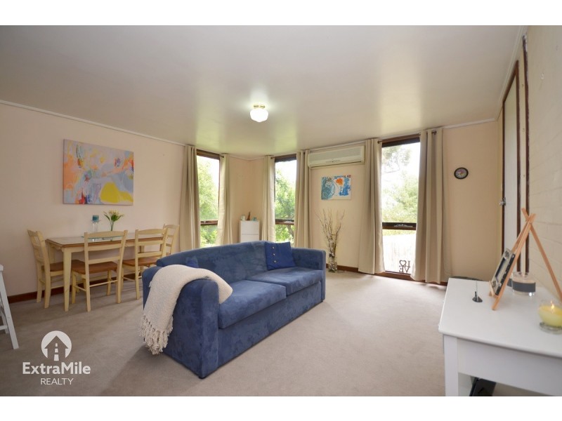 302 Lylia Avenue, Mount Clear VIC 3350