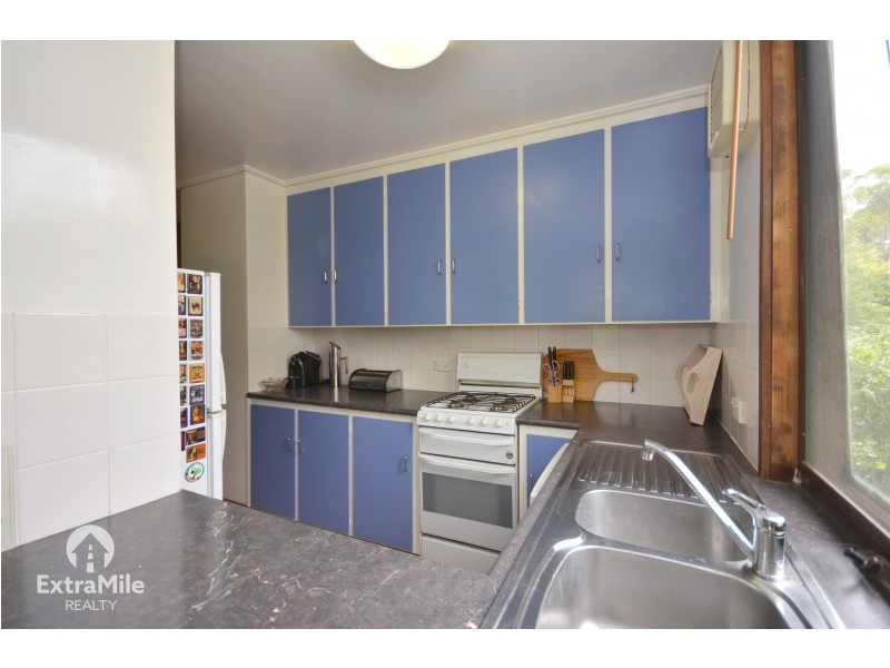 302 Lylia Avenue, Mount Clear VIC 3350