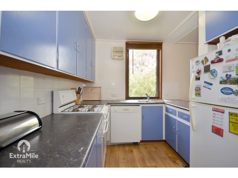 302 Lylia Avenue, Mount Clear VIC 3350