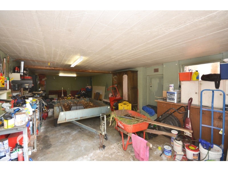 302 Lylia Avenue, Mount Clear VIC 3350