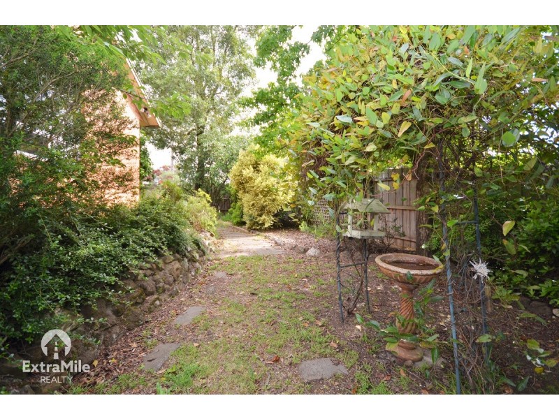 302 Lylia Avenue, Mount Clear VIC 3350