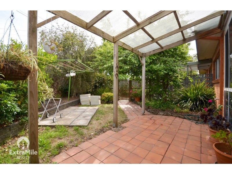 302 Lylia Avenue, Mount Clear VIC 3350